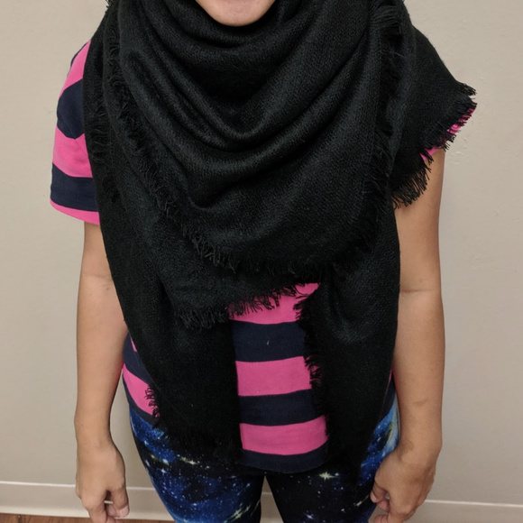 NWT Blanket Scarf - Picture 3 of 6